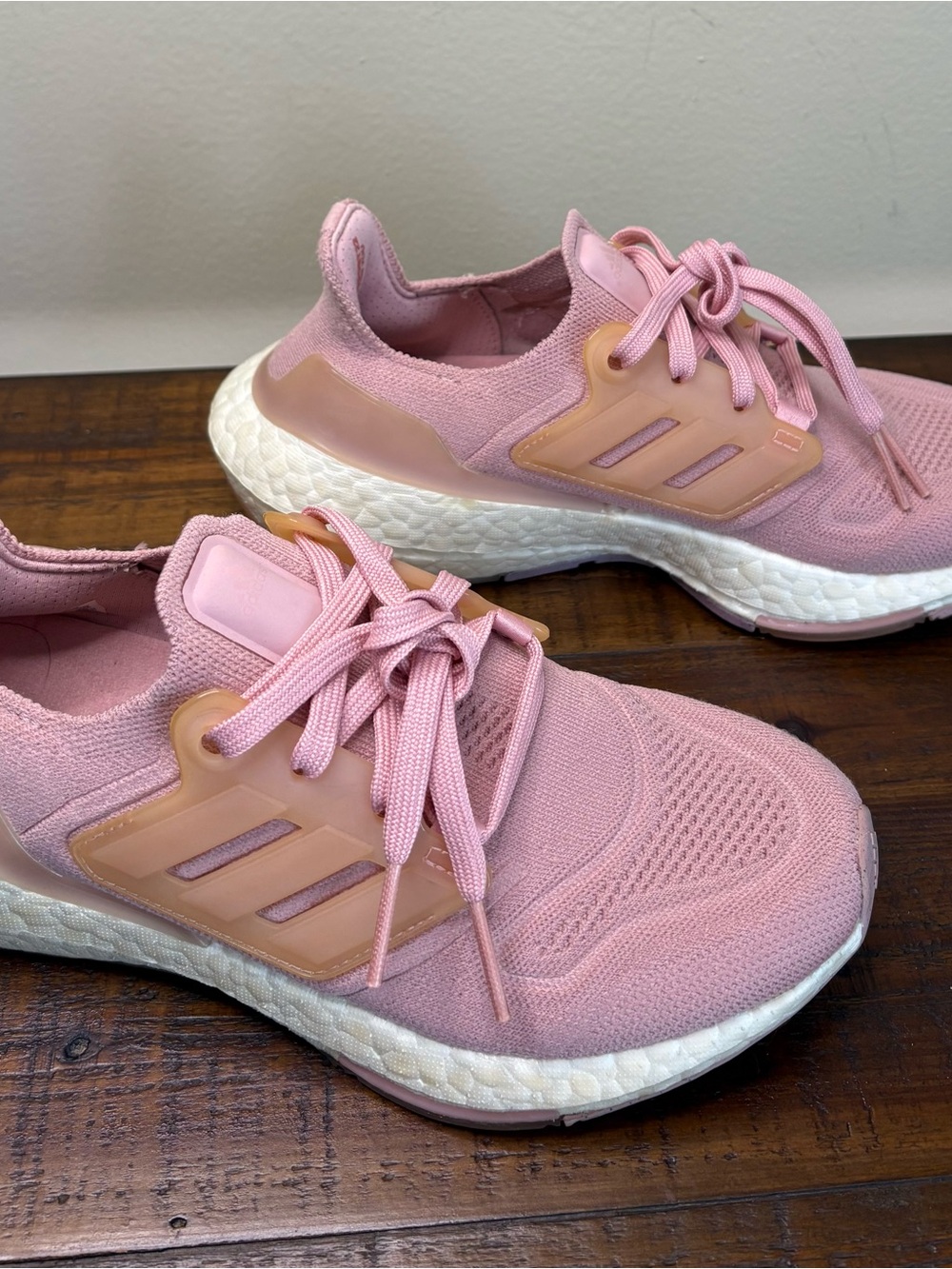 Women’s Size 6 Adidas Ultra Boost 22 Running Shoes In Wonder Mauve Colorway - Picture 5 of 11